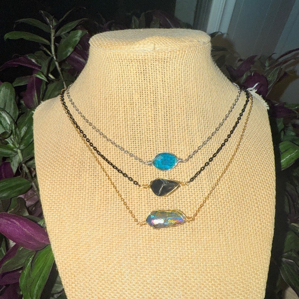 Elegant Multi-Color Stone Necklaces - Picture 2 of 4